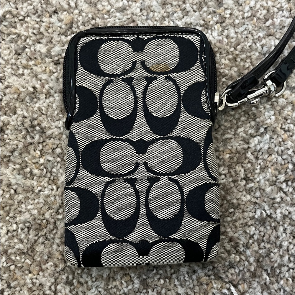 Coach Signature Black and Gray wrist wallet - Picture 2 of 4